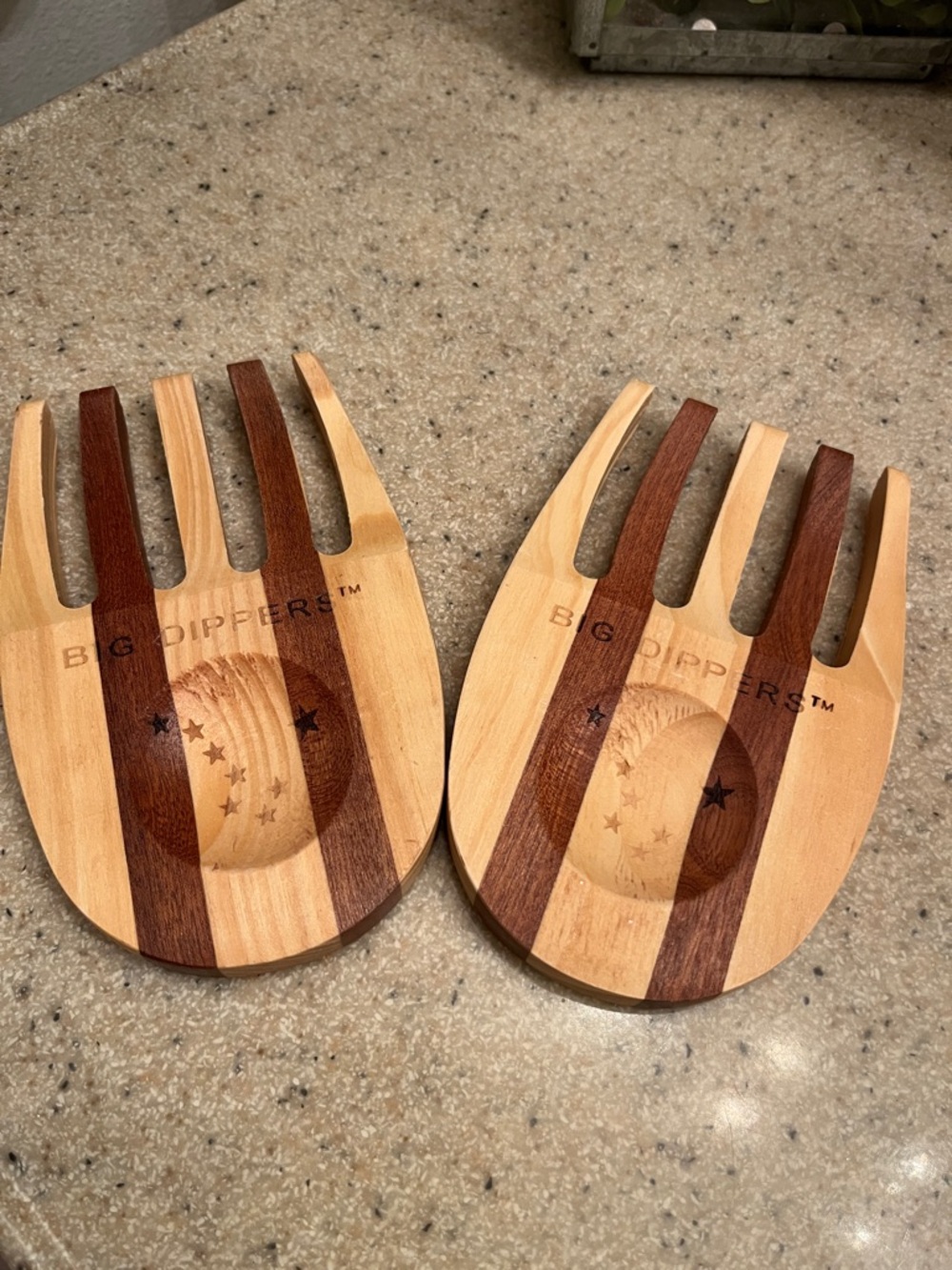 Two-Tone Bamboo Salad Hands - Natural Brown